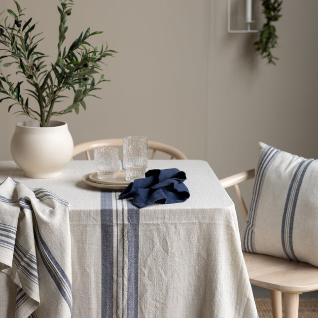 Karlevi duk, blå natur, 250cm