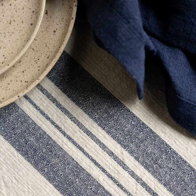 Karlevi duk, blå natur, 250cm