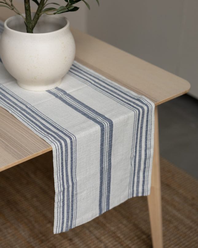 Karlevi løper, blå natur, 240cm