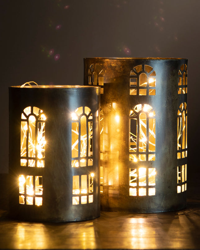 2 pk. Lykt, i mørk brun metall 2 størrelser