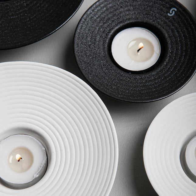 Tveta lysestake for telys i hvit kermikk, stor