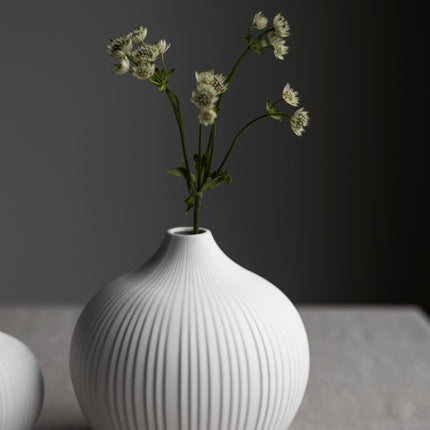 Frøbakken hvit vase i keramikk, 13 cm