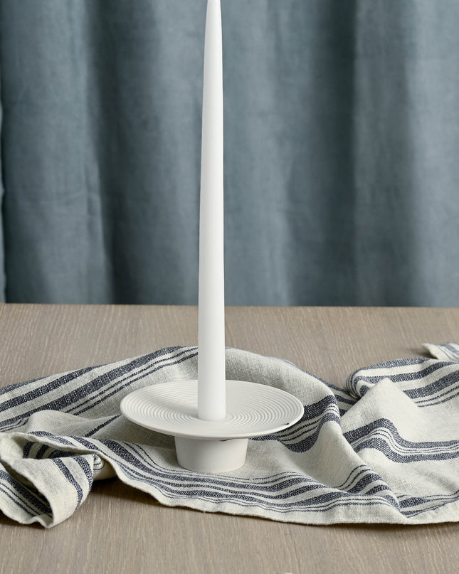 Tveta lysestake for kronelys, hvit D15cm