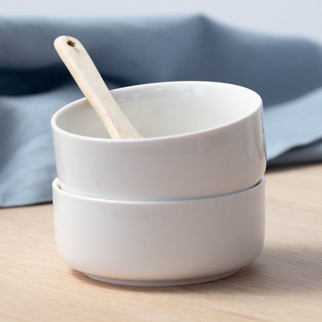 Hvit bolle i porselen, Ø 14 cm