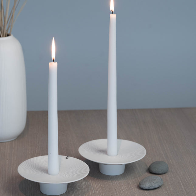 Tveta lysestake for kronelys, hvit keramikk, D15cm