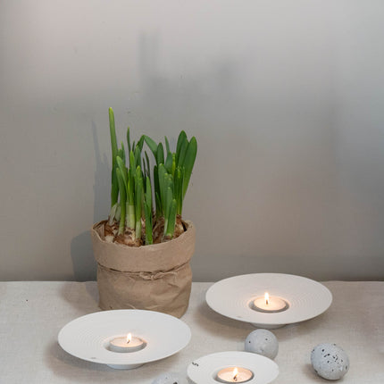 Tveta lysestake for telys i hvit kermikk, stor