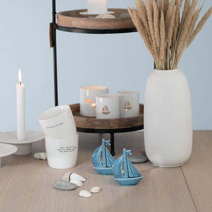 Lysholder for telys, blå seilbåt