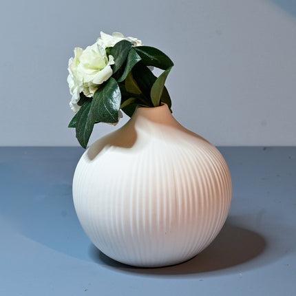 Frøbakken hvit vase i keramikk, 13 cm
