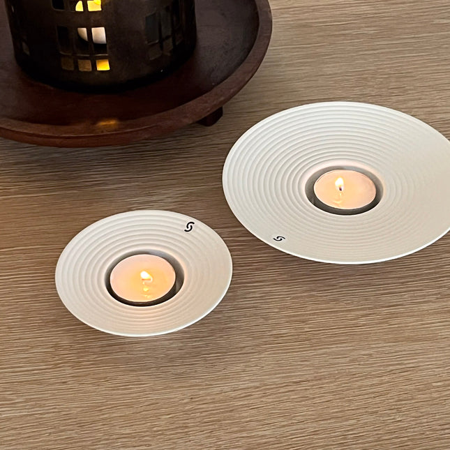 Tveta lysestake for telys i hvit kermikk, stor