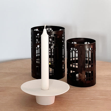 Tveta lysestake for kronelys, hvit D15cm