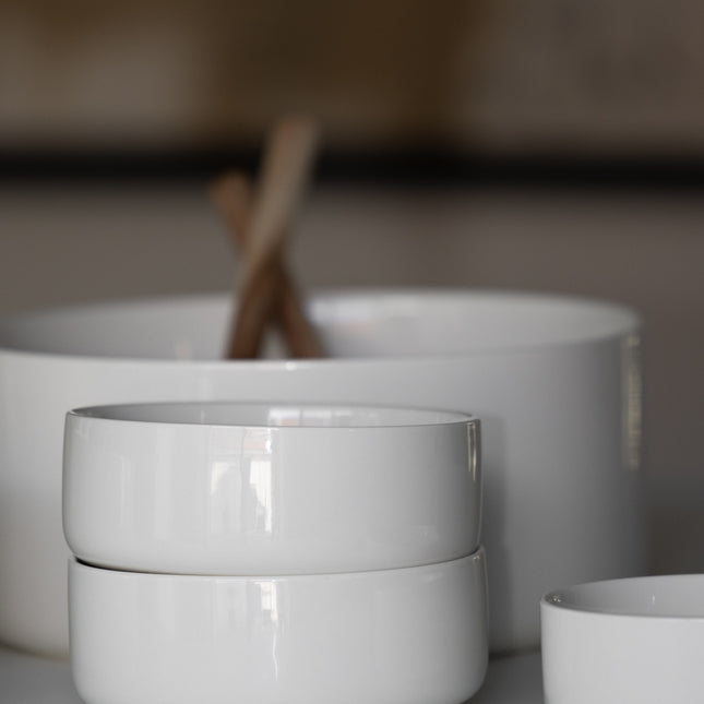 Hvit bolle i porselen, Ø 14 cm